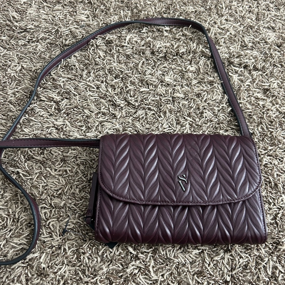 Elegant Burgundy Crossbody Bag